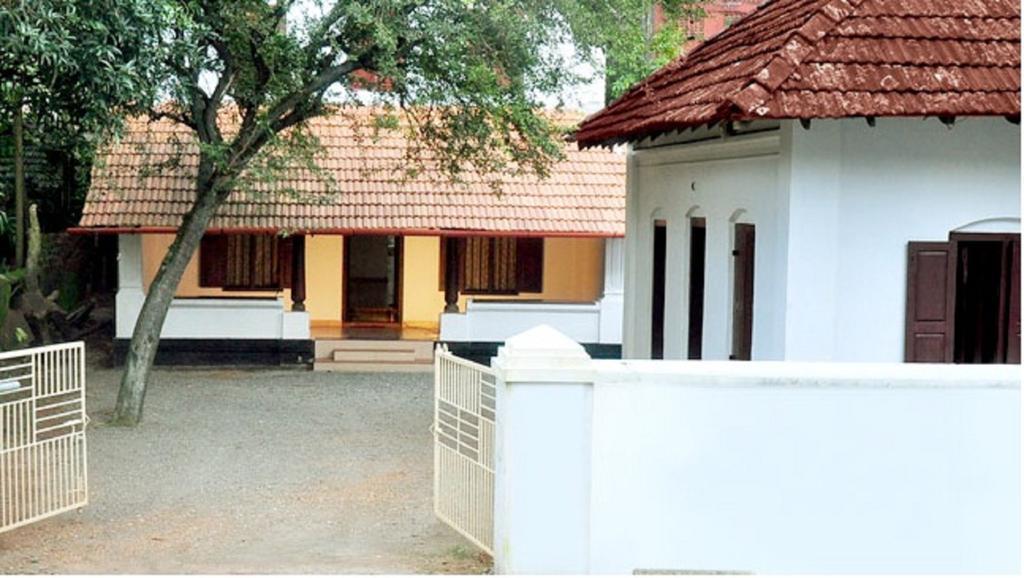 Wariyam Heritage Thrissur Buitenkant foto